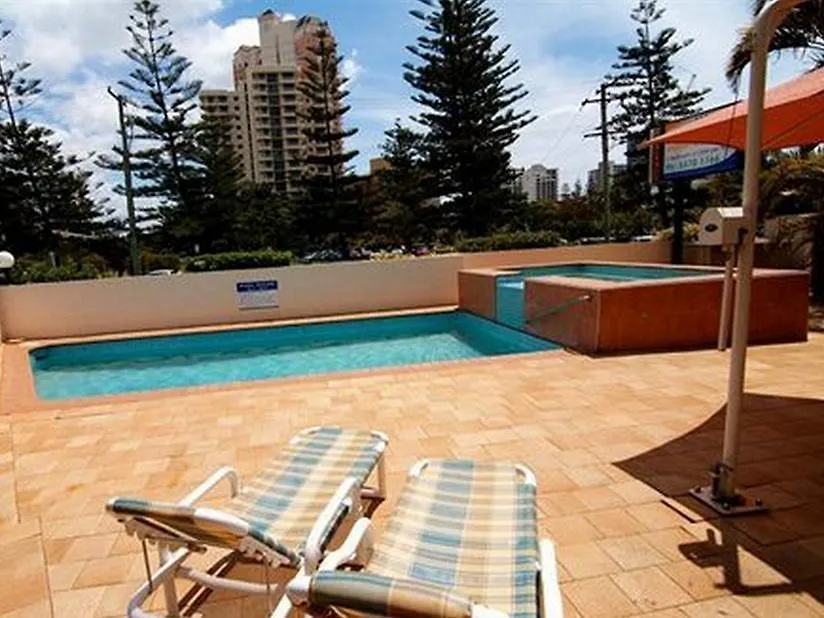 Barbados Holiday Apartments Broadbeach 3*,