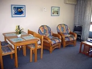 Barbados Holiday Apartments Broadbeach Aparthotel